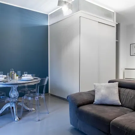 Central Station 13min - 2 Bedrooms, 2 Bathrooms, Metro Apartment *