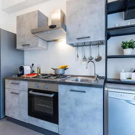 Central Station 13min - 2 Bedrooms, 2 Bathrooms, Metro Milano